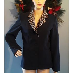 🦄sale6/$25🦄 Blazer with cheetah print collar